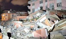 Bahçelievler'de tahliye edilen 4 katlı bina çöktü