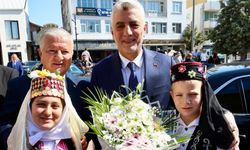 Bakan Bolat: Bizim belediyelerimiz yan gelip yatmaz
