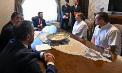 Bakan Gürlek, yorgun mermi ile hayatını kaybeden Emir’in ailesiyle görüştü