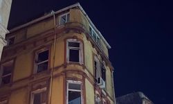 Maç sonrası atılan havai fişek yangın çıkardı
