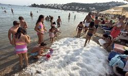 Bodrum'da 2 ton buzla serinlediler