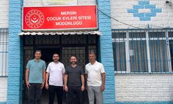 Onlarca kimsesiz çocuğu tıraş ederek sevindirdi
