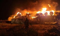 Çorum'da devrilen TIR alev aldı