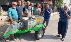 Dalakdere Mahallesinde üzüm sıkma makinesi sevinci
