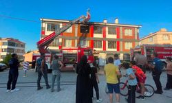Eskişehir’de iki katlı binada yangın: 4 kişi dumandan etkilendi