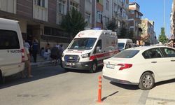 Evinde boğazı kesilmiş halde ölü bulundu