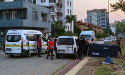 Husumetlisi ile eşini iş yerinde, müdahale eden oğlunu da araçta silahla vurdu: Baba ve oğlu öldü, anne yaralı