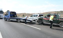 Kamyonet ile hafif ticari araç çarpıştı: 5 yaralı