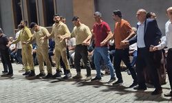 Yangını söndürüp düğünde halay çektiler