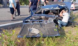 Otomobil ile işçi servisinin çarpıştığı kaza kamerada: 4 yaralı