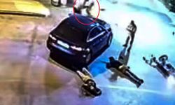 Motosiklete çarptı, kaputtaki çocuğu indirip yaralıları ezerek kaçtı