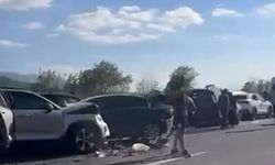 Otoyolda 12 aracın karıştığı zincirleme kaza: 6 yaralı