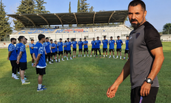 Mersin futbolunun efsanesi Önal Arıca Karacailyas’ın başına geçti