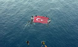 Dünya Rekortmeni Şahika Ercümen, 'Zafer Dalışı' yaptı