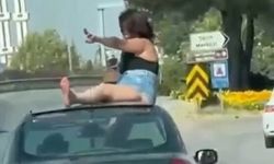 Seyir halindeki aracın kaputuna çıktı: 2 gözaltı