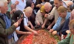 Dev İskender için 3 metrelik tepside 50 kilo et kullanıldı