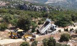 Tarsus Belediyesi'nden kırsal mahallelerde yol hamlesi