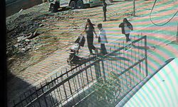 Kontrollü yıkımda yoldan geçenler son anda kurtuldu