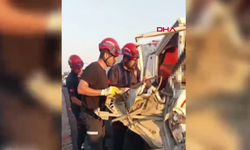 Kamyonet TIR’a çarptı: 2 ölü