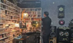 Devasa büyüklükteki plak, cd ve kaset koleksiyonu büyülüyor