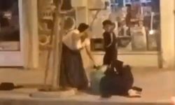 Cadde ortasında kadınların sopalı kavga: 1 yaralı