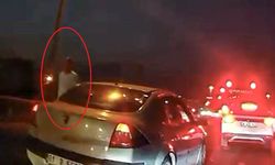 Kendisini ‘başkomiser’ olarak tanıtıp sürücüden ehliyet ve ruhsat istedi