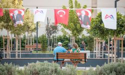 Kırmızı Lacivert Meydanı Çarşı’ya nefes oldu