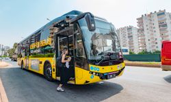 Mersin’de elektrikli otobüslere vatandaşlardan olumlu yorum