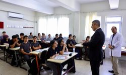 Mersin Valisi Toros, öğrenciler ve öğretmenlerle bir araya geldi