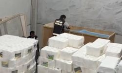 Mersin'de yüz binlerce hap ve ham madde ele geçirildi