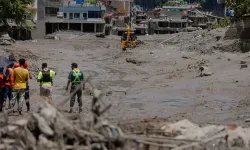 Nepal'de can kaybı bin 200'ü geçti
