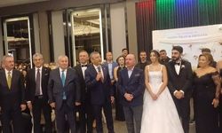 Özgür Özel, doktor çiftin düğününe katıldı