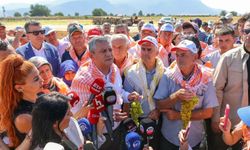 Özgür Özel: Çiftçinin kredi faizlerini sileceğiz, ana parayı 3 yıla böleceğiz