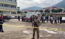 Öğretmen, yeğeni tarafından okul bahçesinde öldürüldü