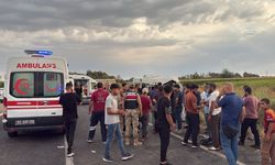 Tarım işçilerini taşıyan minibüs sulama kanalına devrildi: 19 yaralı