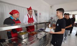 Silifke’de öğrencilere sıcak yemek desteği