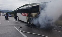Yolcu otobüsü seyir halindeyken alev aldı