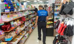 Kırtasiye ve okul kıyafetleri tek tek incelendi