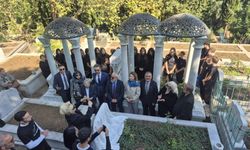 Sanat Güneşi, kabri başında anıldı