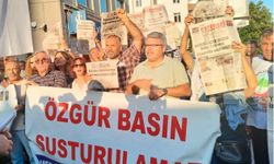 Mersin’de Demokrasi Platformu tutuklu gazeteciler için sokağa çıktı