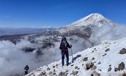 Dağcılar, Büyük Ağrı’nın eşsiz manzarasını izledi