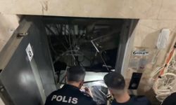 Asansör bakımı sırasında halat koptu, 2 işçi kabinle düştü