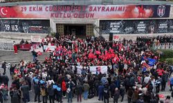 Beşiktaş’ta Cumhuriyet yürüyüşü düzenlendi