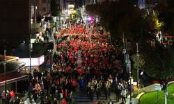 Bolu’da Cumhuriyet Bayramı coşkusu fener alayıyla yaşandı