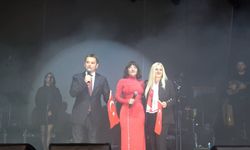 Bursa’da Cumhuriyet coşkusu Göksel konseriyle yaşandı