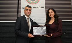 Baro Başkanı Gazi Özdemir'den kurullara teşekkür plaketi