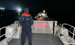 Denizde mahsur kalan 3 kişi kurtarıldı