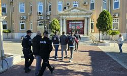 25 kaçak göçmen yakalandı, 3 organizatör tutuklandı