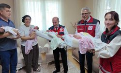 Kaş'ta tüp bebek tedavisiyle dördüz kızları oldu