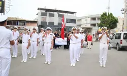 Cumhuriyet coşkusu bando kortejiyle Kazanlı'da sokaklara taştı